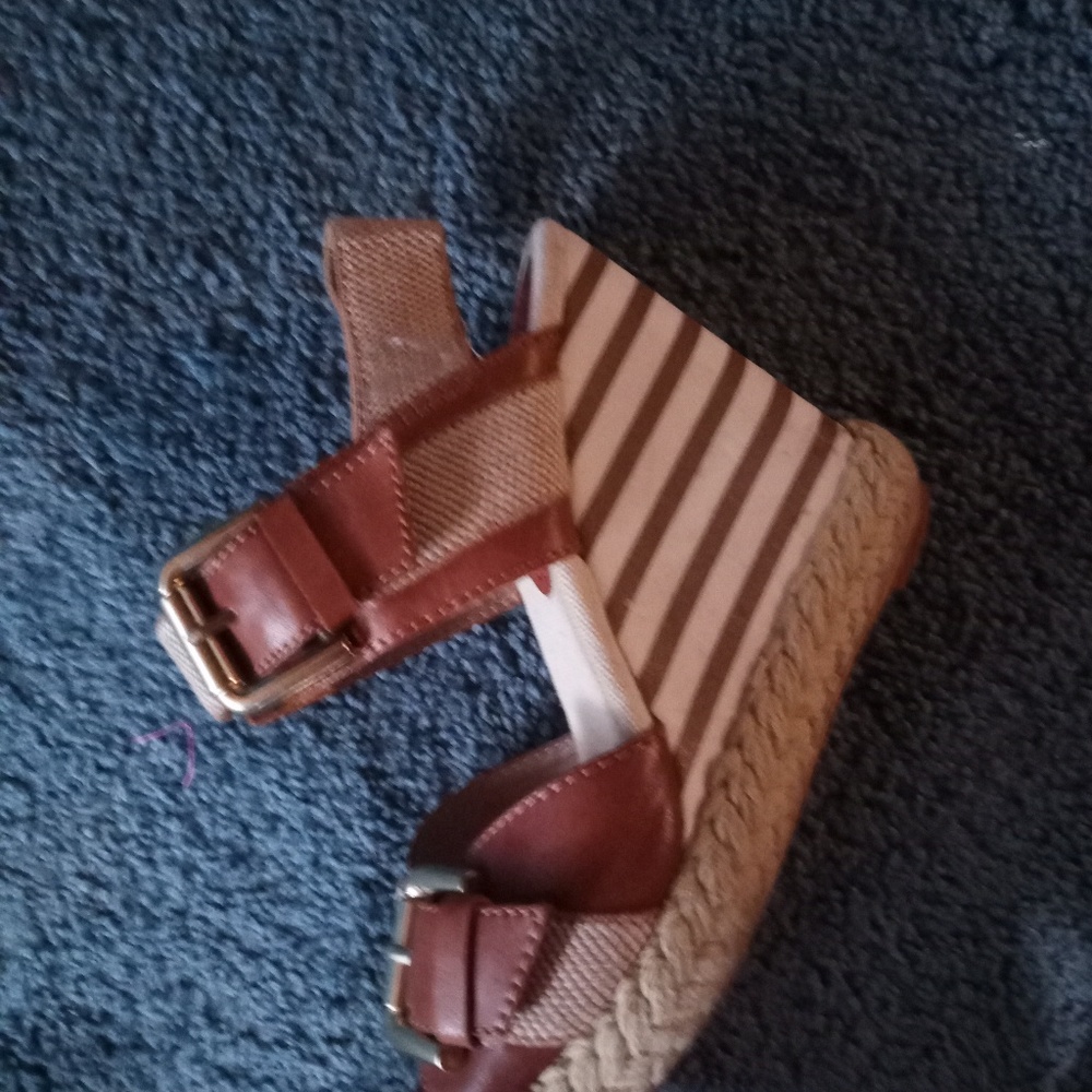 Sandels - Picture 2 of 2